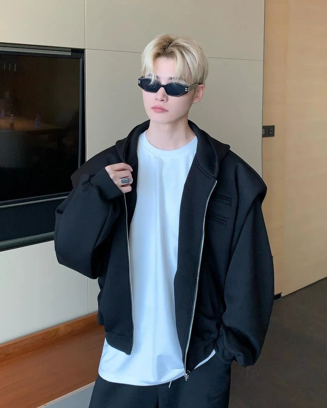 Over Food Zip Up CBJ0035